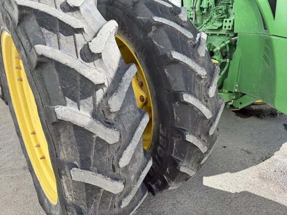 2014 John Deere 8285R Tractor