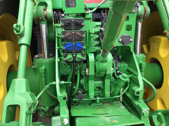 2015 John Deere 8320R Tractor