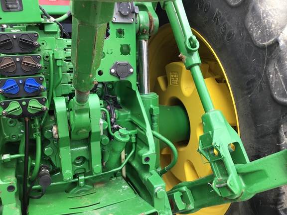 2015 John Deere 8320R Tractor