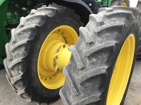 2015 John Deere 8320R Tractor