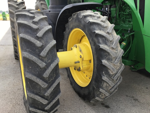 2015 John Deere 8320R Tractor