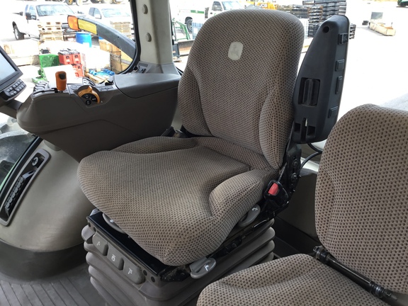 2015 John Deere 8320R Tractor