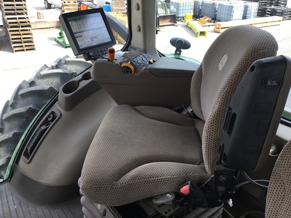 2015 John Deere 8320R Tractor