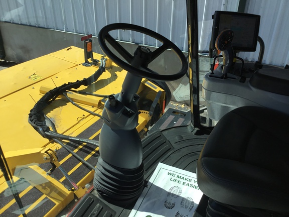 2024 New Holland Speedrower 260 Windrower