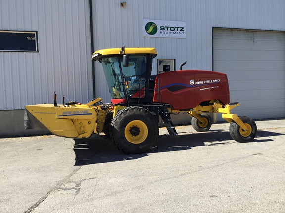 2022 New Holland Speedrower 260 Windrower