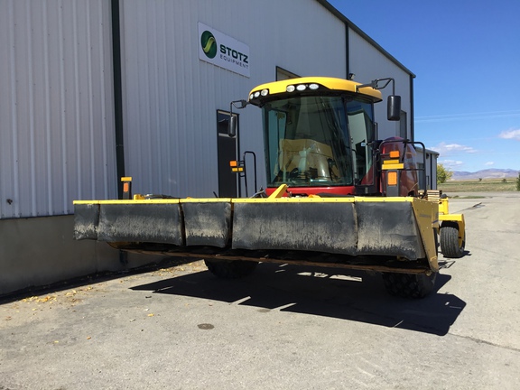 2022 New Holland Speedrower 260 Windrower
