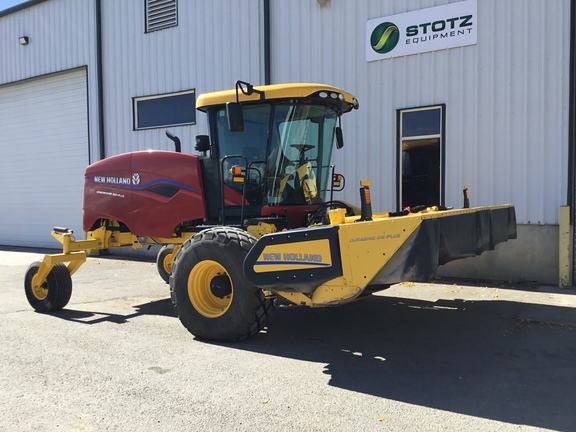 2022 New Holland Speedrower 260 Windrower