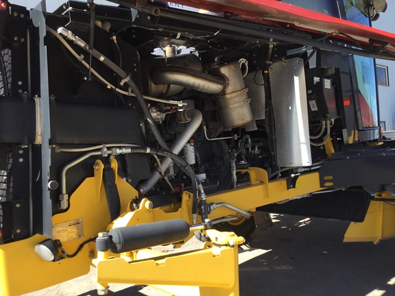 2022 New Holland Speedrower 260 Windrower