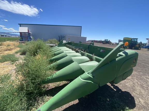 2014 John Deere 608C Header Corn Head