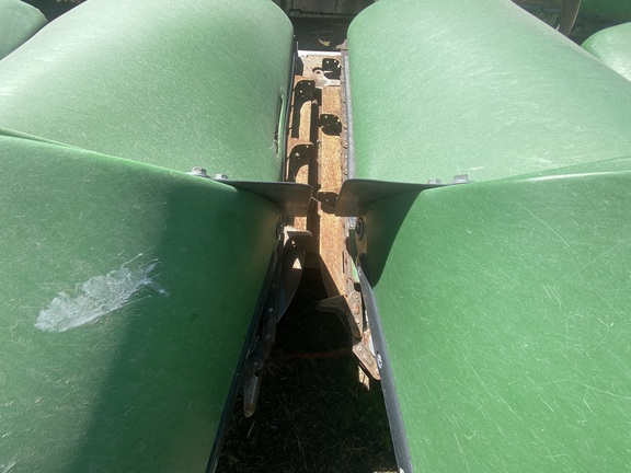 2014 John Deere 608C Header Corn Head