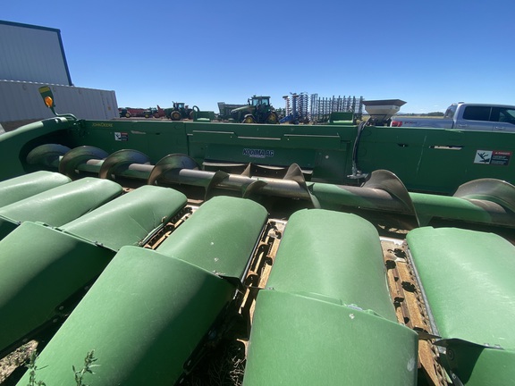 2014 John Deere 608C Header Corn Head