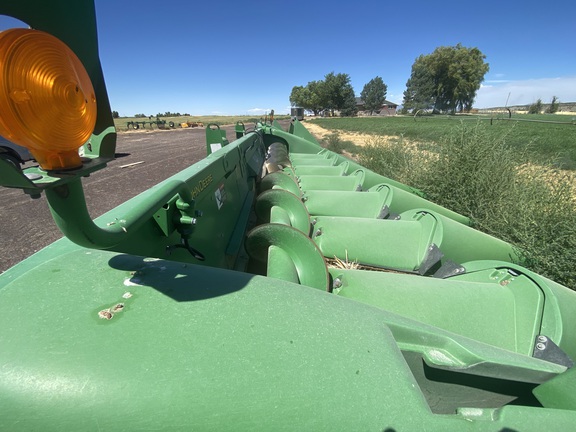 2014 John Deere 608C Header Corn Head