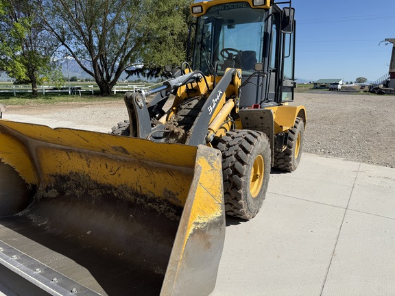 2017 John Deere 324K Compact Utility Loader