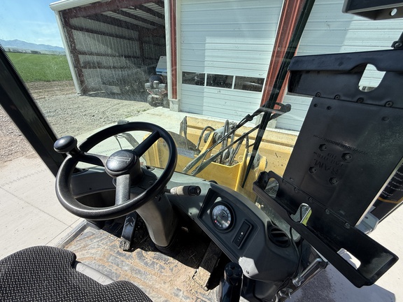 2017 John Deere 324K Compact Utility Loader