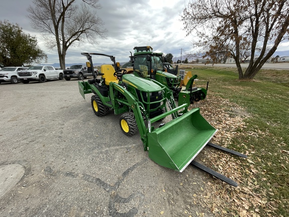 2023 John Deere 1025R Tractor Compact