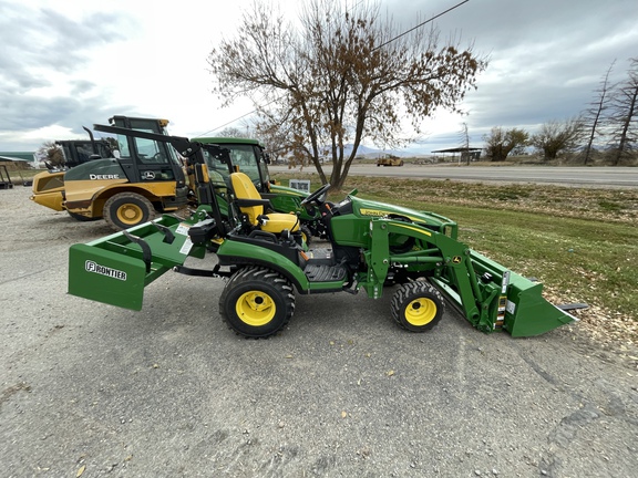 2023 John Deere 1025R Tractor Compact