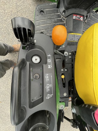 2023 John Deere 1025R Tractor Compact