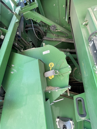 2016 John Deere S680 Combine