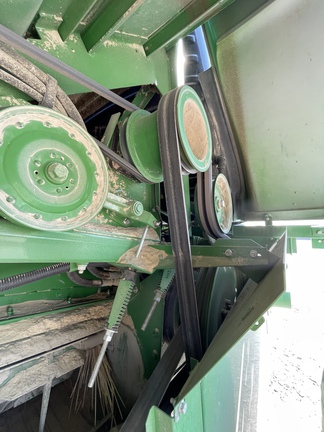 2016 John Deere S680 Combine