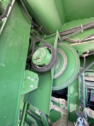 2016 John Deere S680 Combine