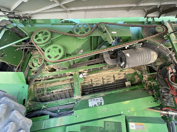 2016 John Deere S680 Combine