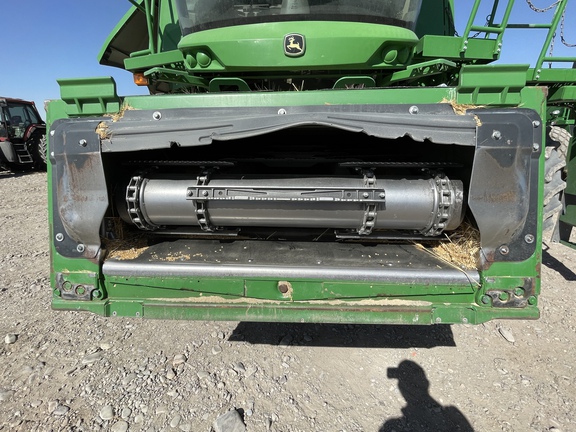 2016 John Deere S680 Combine