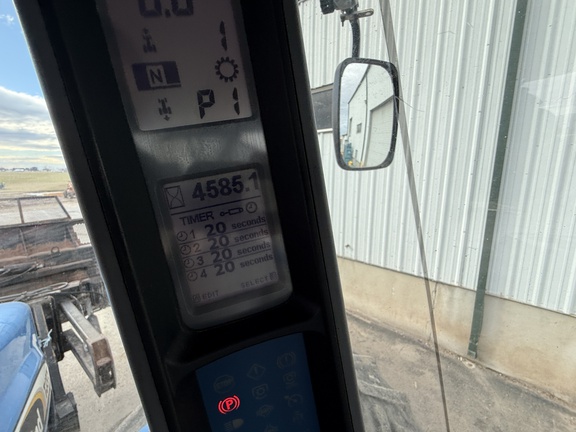 2005 New Holland TJ375 Tractor 4WD