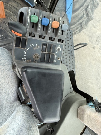 2005 New Holland TJ375 Tractor 4WD