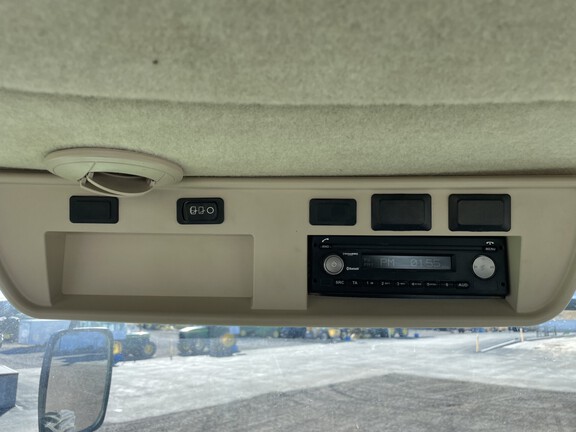 2021 John Deere 9520R Tractor 4WD