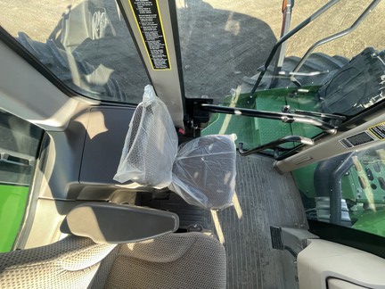 2021 John Deere 9520R Tractor 4WD