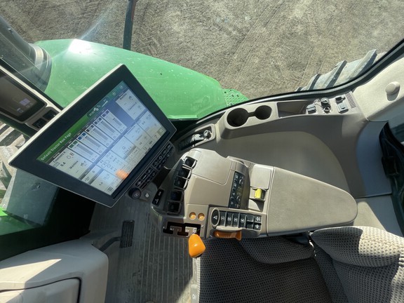 2021 John Deere 9520R Tractor 4WD