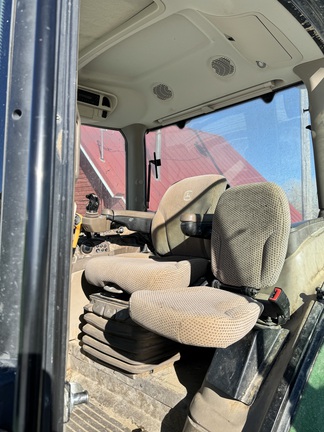 2016 John Deere 6175R Tractor