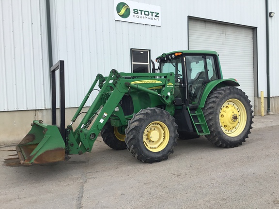 2005 John Deere 7420 Tractor