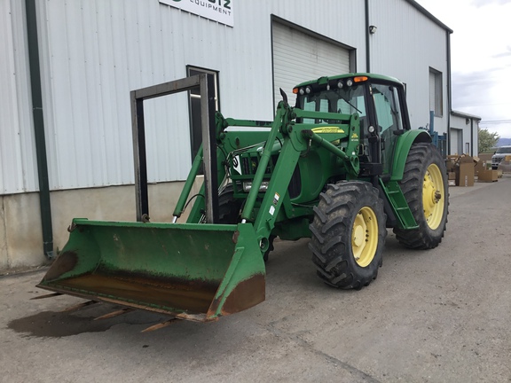 2005 John Deere 7420 Tractor