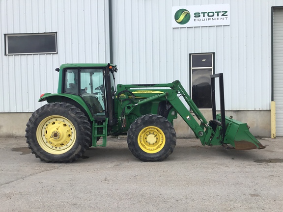 2005 John Deere 7420 Tractor
