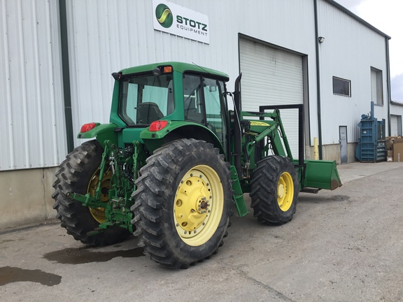 2005 John Deere 7420 Tractor