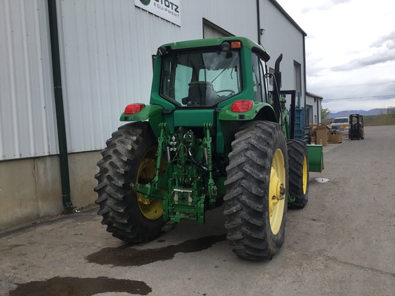 2005 John Deere 7420 Tractor