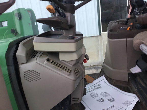 2005 John Deere 7420 Tractor