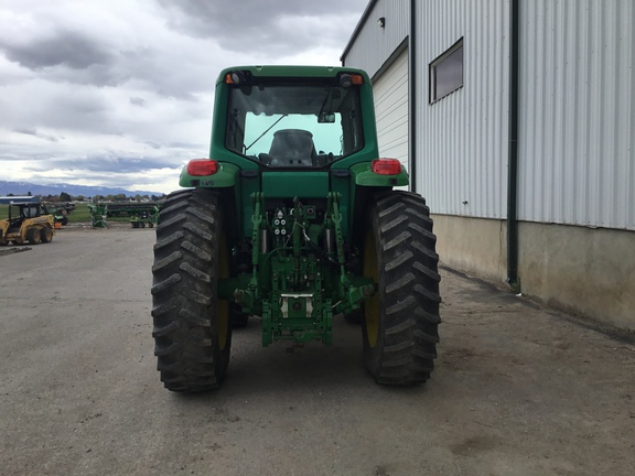 2005 John Deere 7420 Tractor
