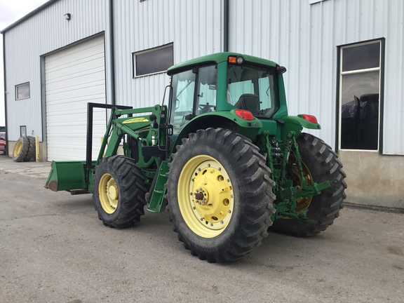2005 John Deere 7420 Tractor