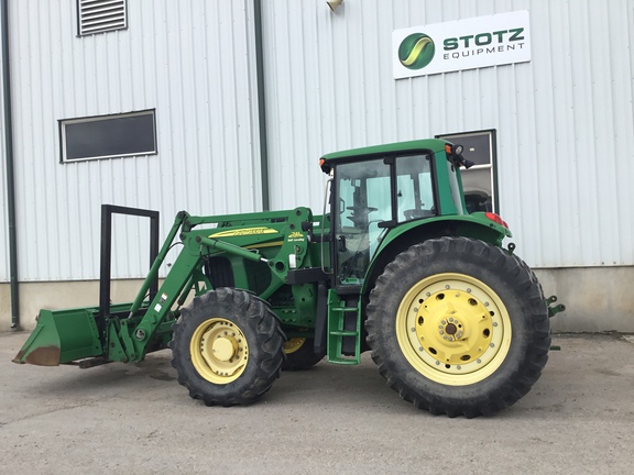 2005 John Deere 7420 Tractor