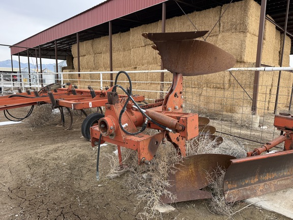 International 140 Plow