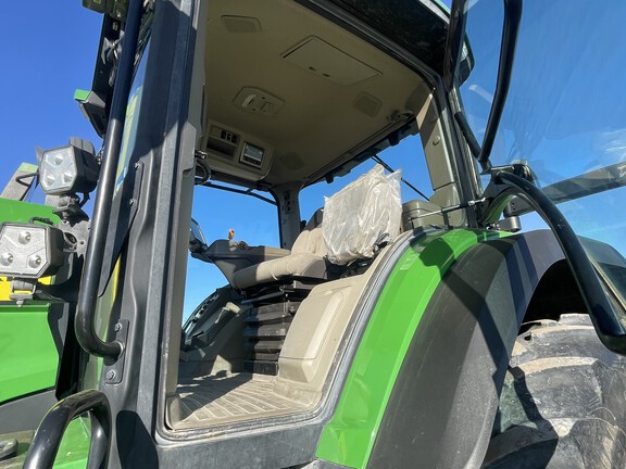 2021 John Deere 8R 370 Tractor