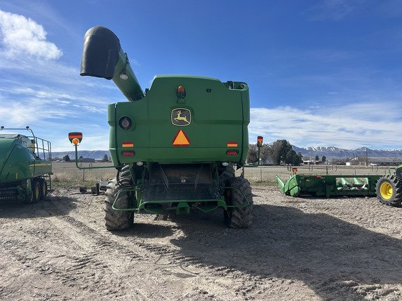 2012 John Deere S670 Combine