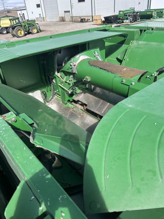 2012 John Deere S670 Combine