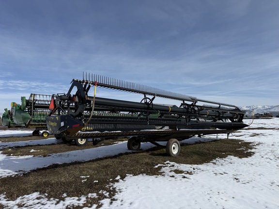 2023 Honey Bee GB36 Header Combine