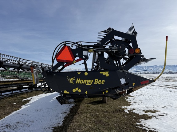 2023 Honey Bee GB36 Header Combine