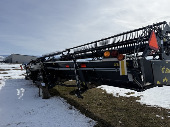 2023 Honey Bee GB36 Header Combine