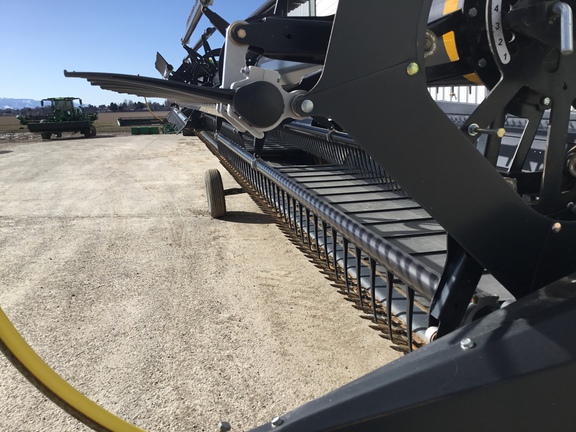 2023 Honey Bee GB36 Header Combine