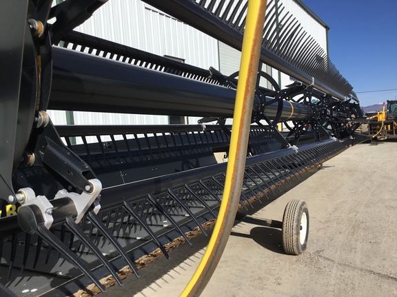 2023 Honey Bee GB36 Header Combine